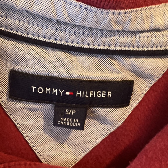 Maroon Tommy Hilfiger polo shirt gently pre owned condition - Picture 2 of 5